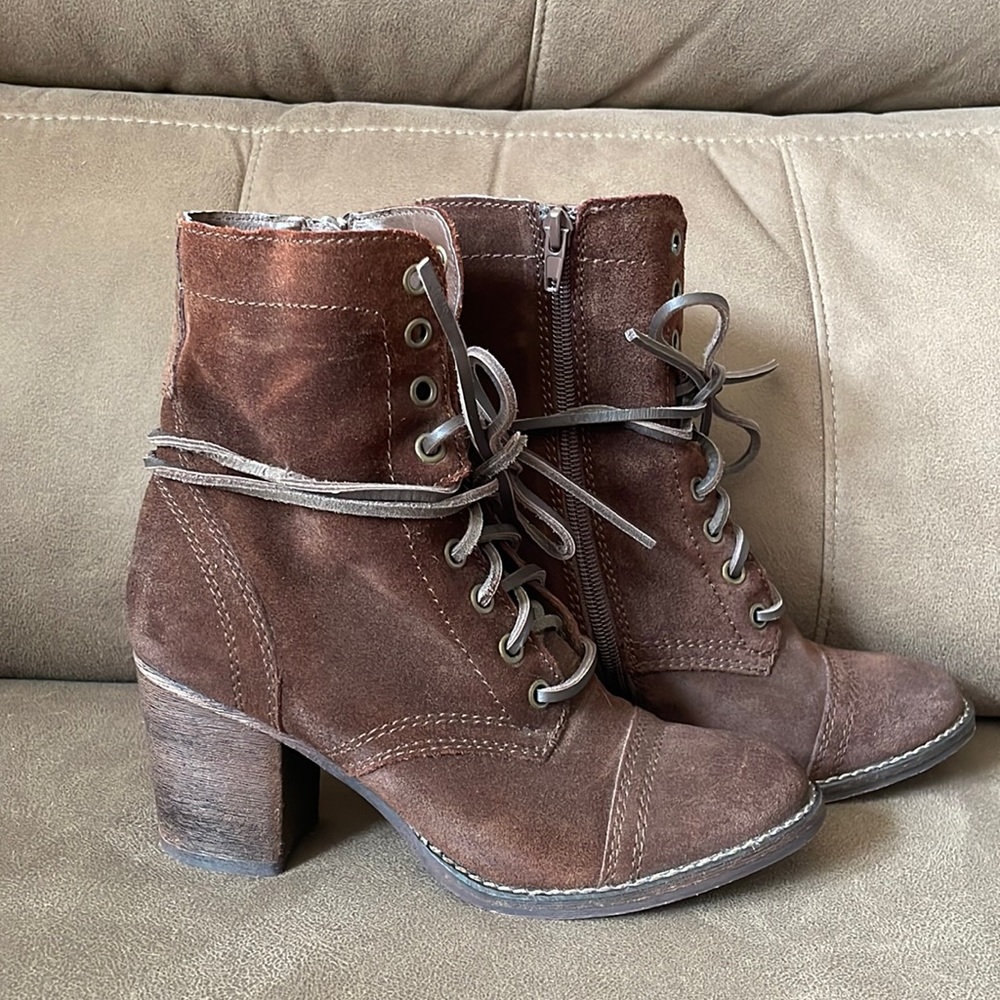 Steve Madden Gretell Brown Suede Lace Up Heeled Booties